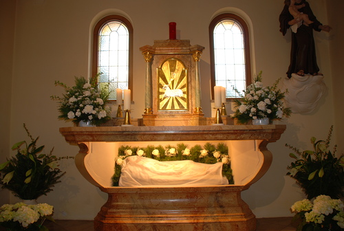 Heiliges Grab in der Osternacht in Phyra