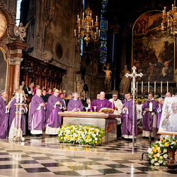 Stephansdom: Österreich nahm Abschied von Papst Franziskus
